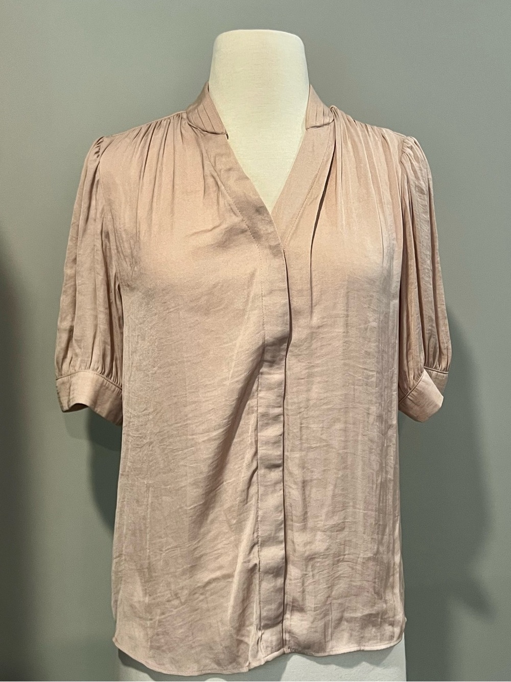 Women's Blush Pink Short-Sleeve V-Neck Blouse